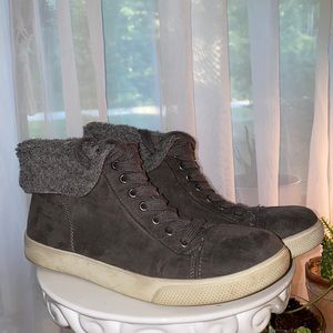 Fleece lined sneakers